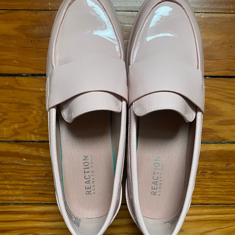 Kenneth Cole Reaction Women's Pink Patent Loafers size 8